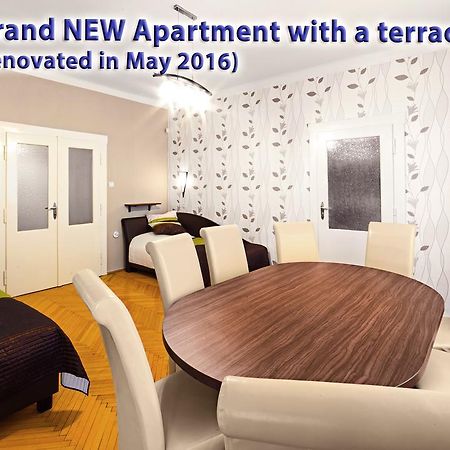 Astra 3 - Large Apartment With Terrace ปราก ภายนอก รูปภาพ