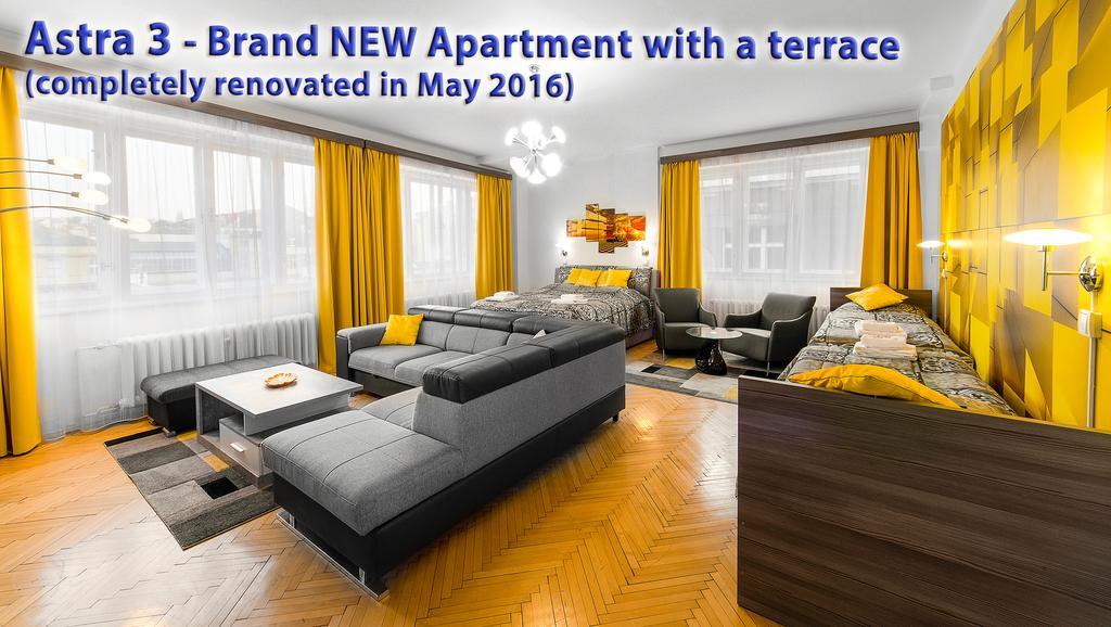 Astra 3 - Large Apartment With Terrace ปราก ภายนอก รูปภาพ