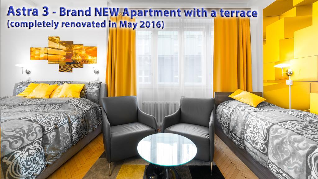 Astra 3 - Large Apartment With Terrace ปราก ภายนอก รูปภาพ