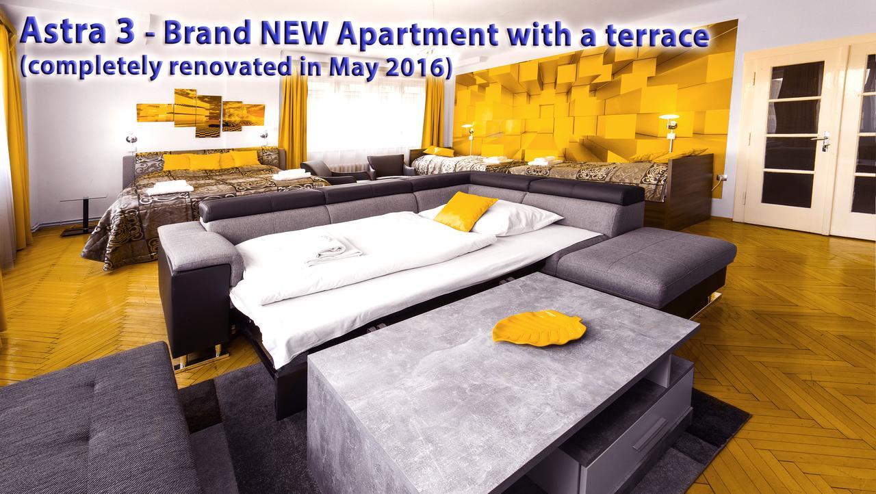 Astra 3 - Large Apartment With Terrace ปราก ภายนอก รูปภาพ