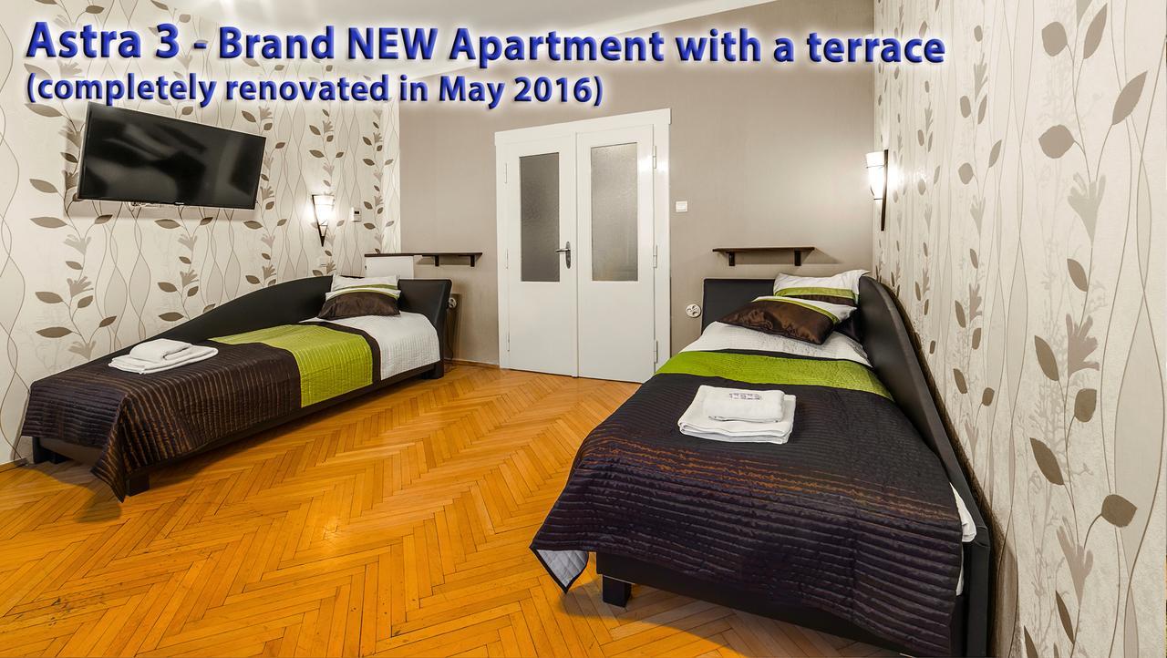 Astra 3 - Large Apartment With Terrace ปราก ภายนอก รูปภาพ